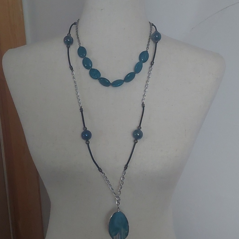 Elegant Blue Beaded Necklace Set